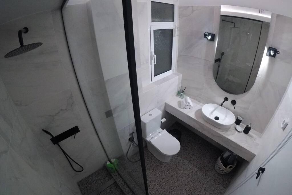 Acropolis View Huge Apartment - Centrally Located Атина Екстериор снимка