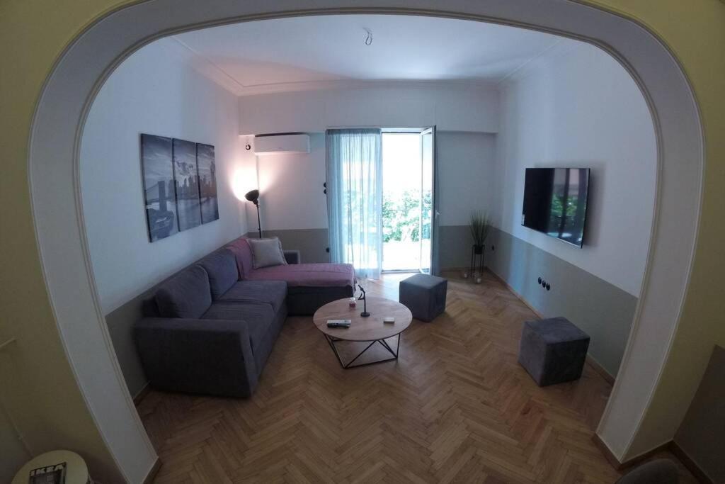 Acropolis View Huge Apartment - Centrally Located Атина Екстериор снимка
